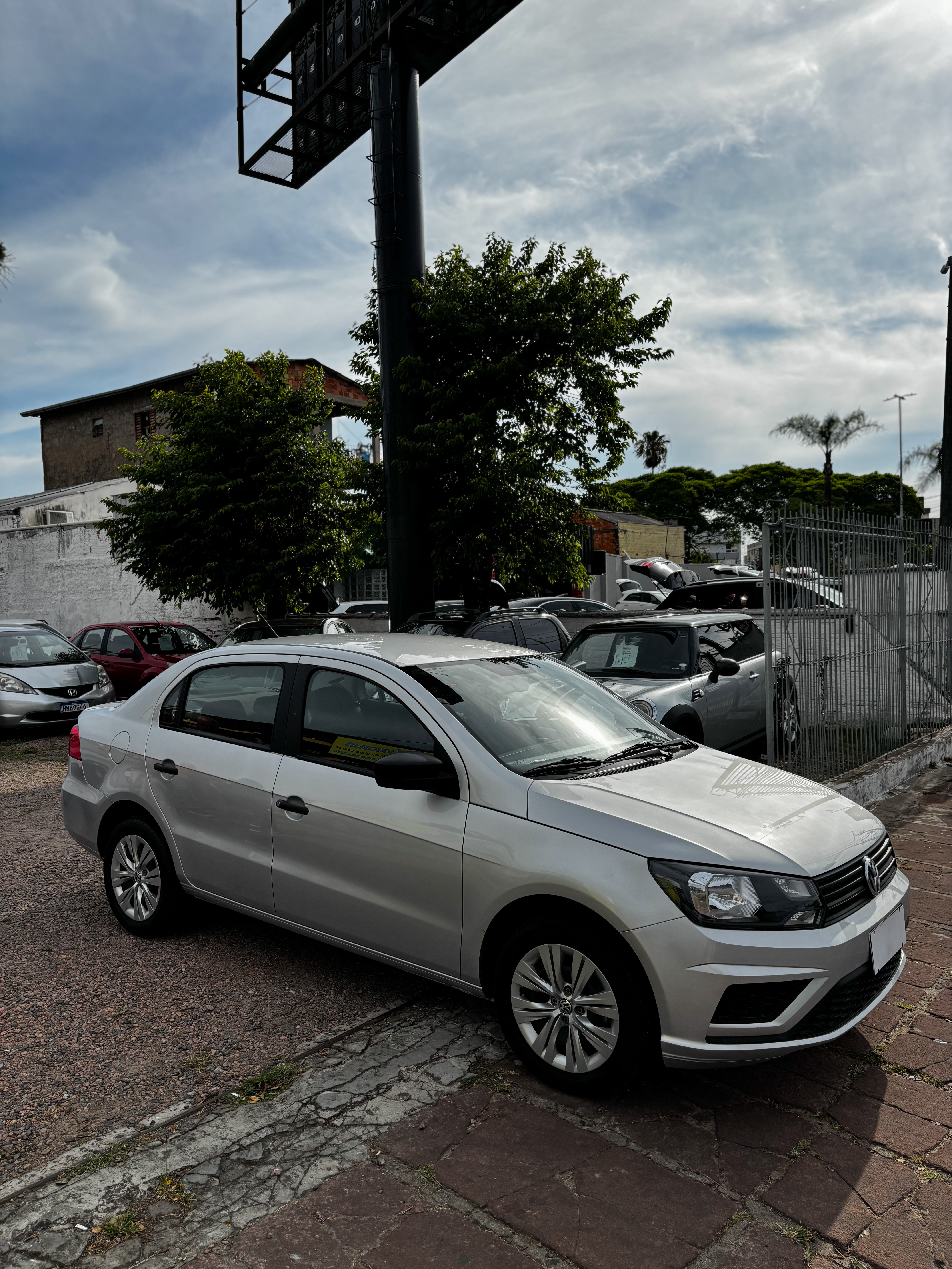 Volkswagen VOLKSWAGEN VOYAGE 1.6 MSI FLEX 8V 4P