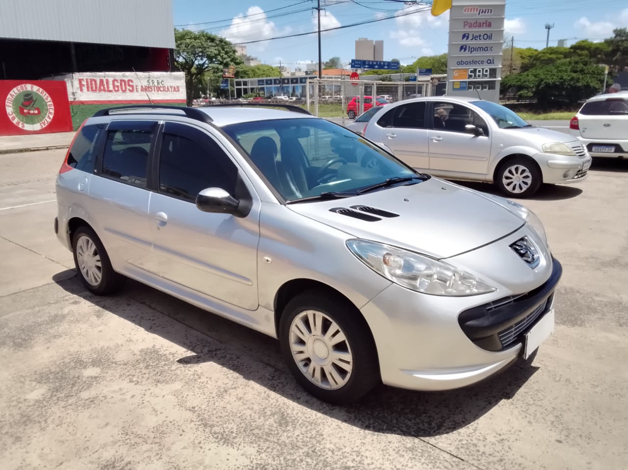 Peugeot 207 SW XR 1.4 8V FLEX 4P