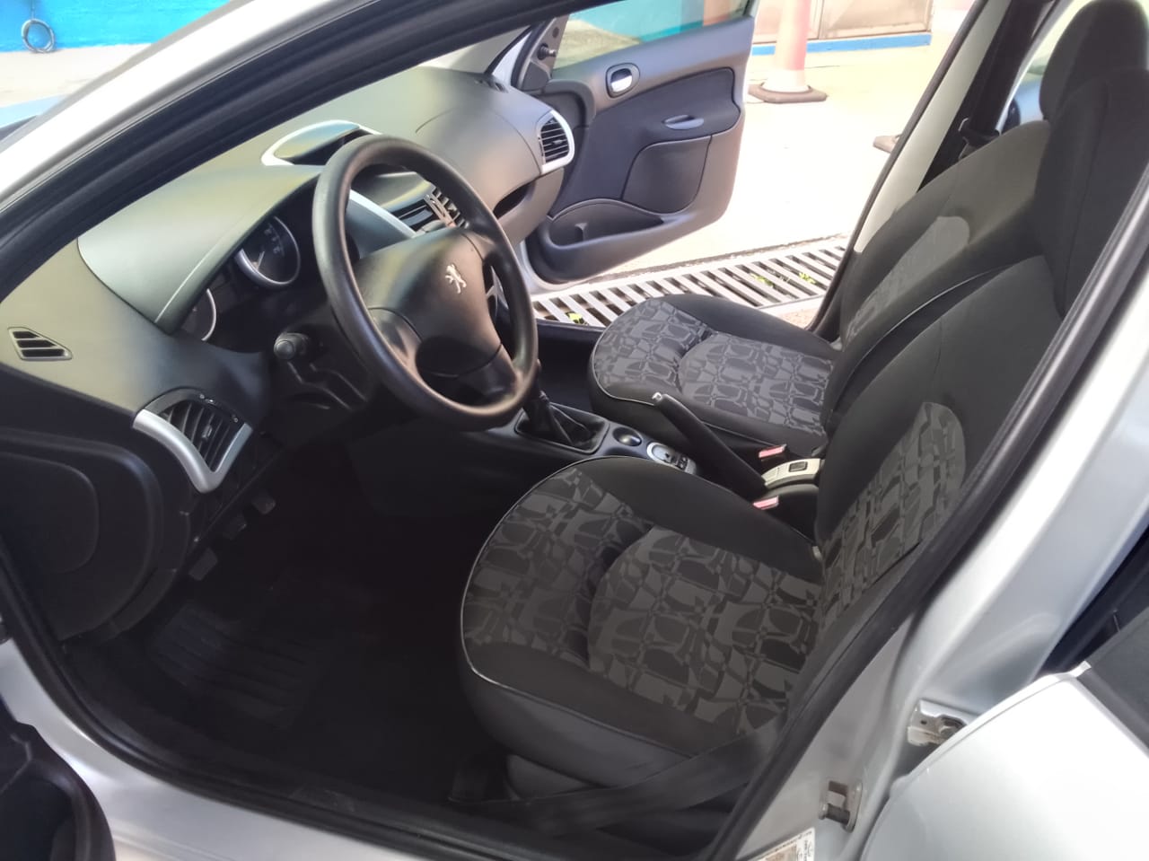 Peugeot 207 SW XR 1.4 8V FLEX 4P