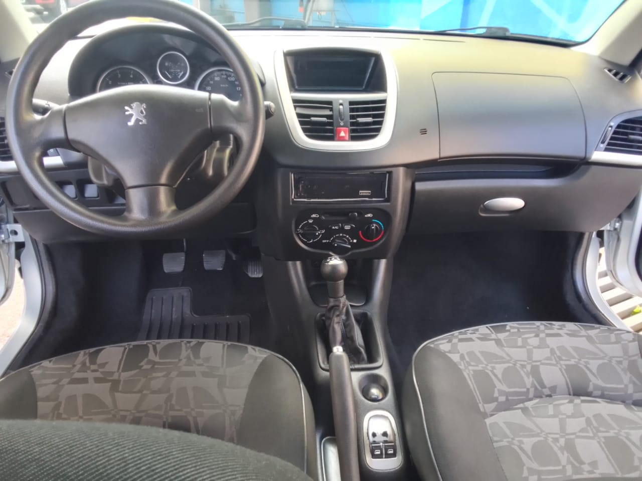 Peugeot 207 SW XR 1.4 8V FLEX 4P